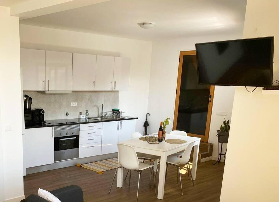 Machico Center W/ Terrace 5 Min Beach Екстер'єр фото